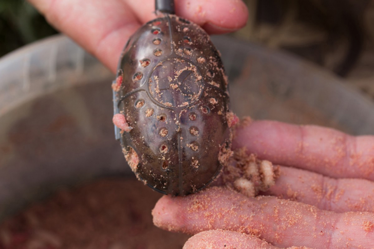 swivel grub feeder_3