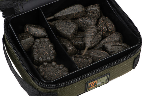 clu440_r_series_leads_bag_contents_detail_1