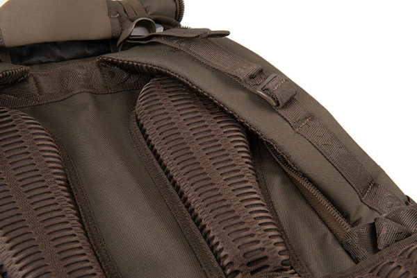clu442_fox_explorer_rucksack_medium_shoulder_strap_padding_detail_1