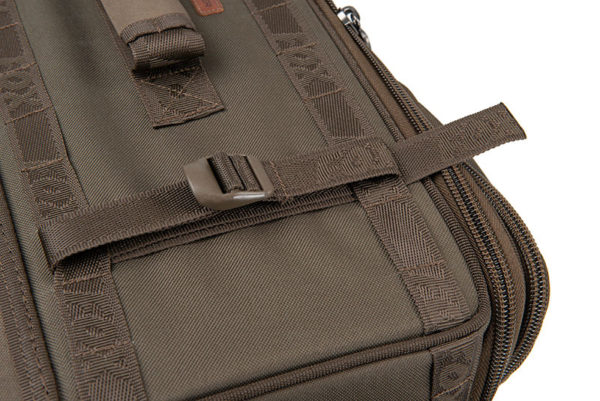 clu442_fox_explorer_rucksack_medium_side_strap_detail_1