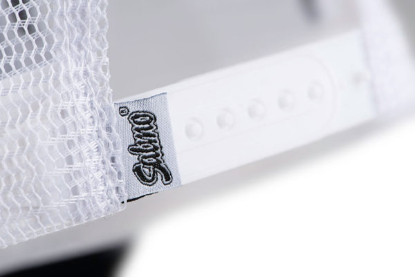 qpr026_salmo_trucker_cap_white_black_reverse_logo_detail