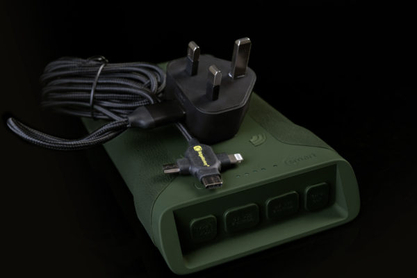 26150mAh-Wireless-with-plug-and-cable