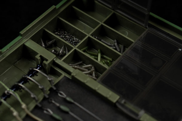 Small-metal-ware-and-rubbers