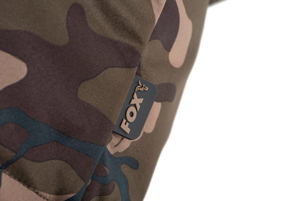cfx124_fox_thermal_camo_snood_logo_tab_detail