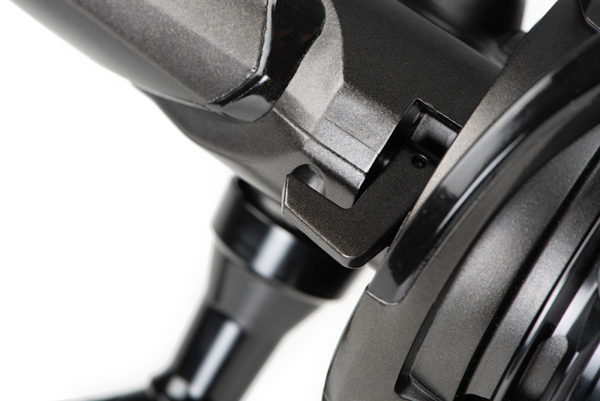 crl083_fox_12000_xc_reel_anti_reverse_detail