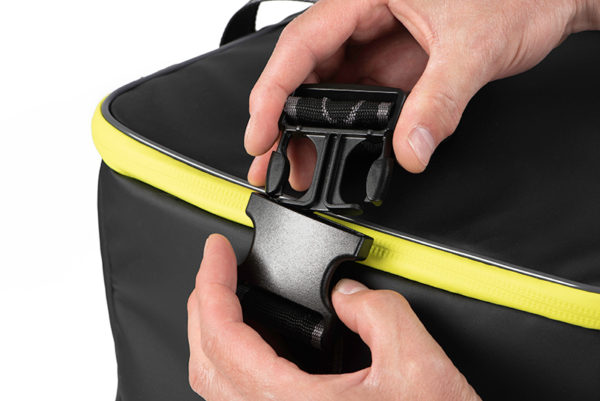 horizon_compact_carryall_strap_buckle_open