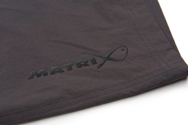 gpr228_233_matrix_lw_water_resistant_shorts_logo_detail_2