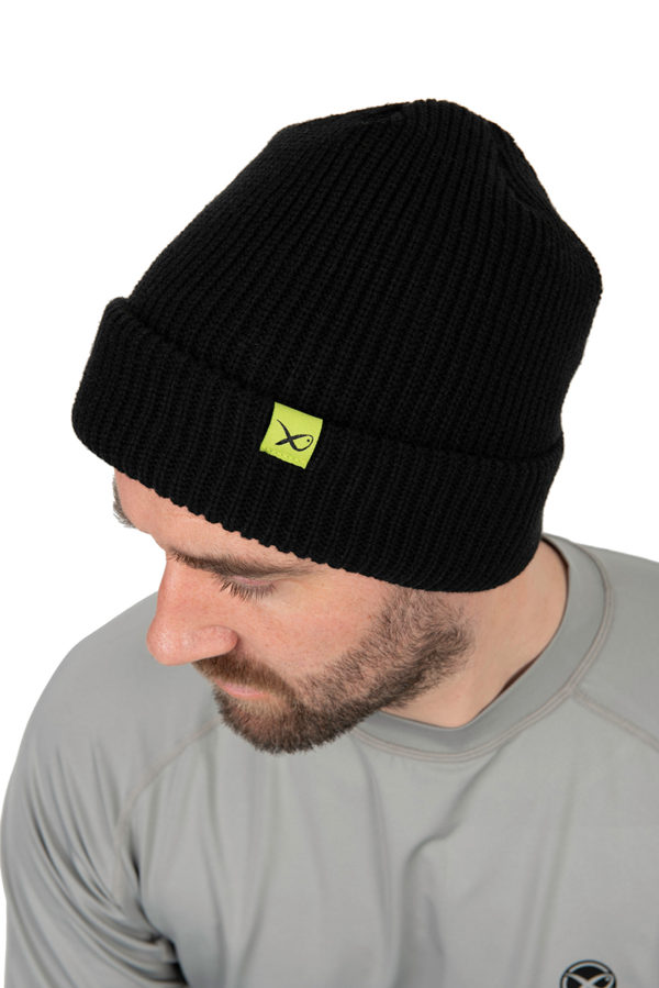 2-ghh003_matrix_thinsulate_black_beanie_hat_main_top_view