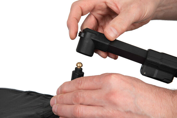 4-gum009_matrix_pro_bait_brolly_arm_release_button_2