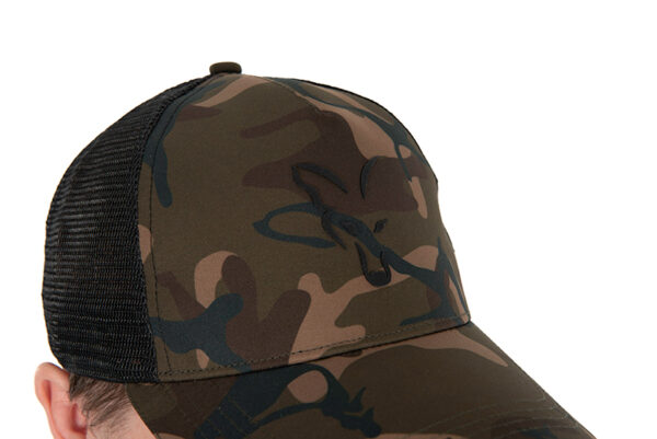 chh026_fox_camo_trucker_cap_logo_detail