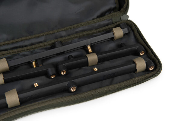 crp049_fox_eos_2__3_rod_tripod_in_bag_detail_2