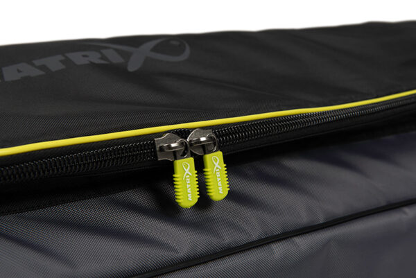 glu141_matrix_ethos_6_8_tube_pole_holdall_zip_detail