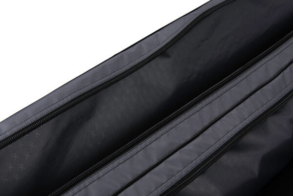 glu142_matrix_ethos_rigid_holdall_padding_detail