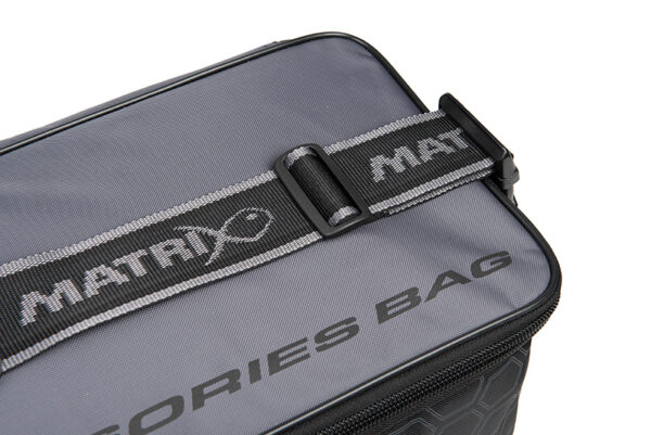 glu146_matrix_ethos_xl_accessories_bag_adjustable_strap_detail