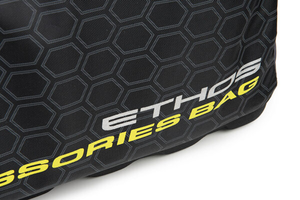 glu146_matrix_ethos_xl_accessories_bag_logo_detail