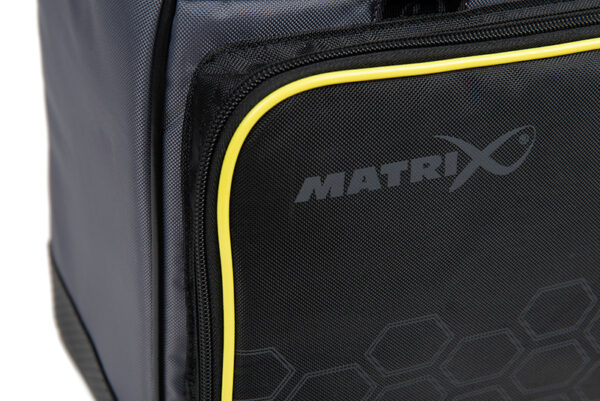 glu148_matrix_ethos_pro_feeder_bag_logo_detail_2