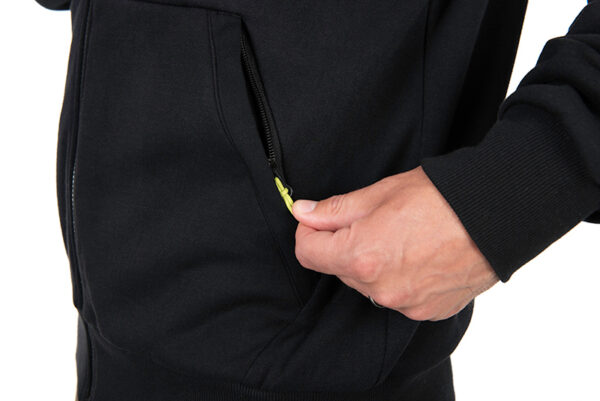 gpr336-_368_matrix_sherpa_hoody_pocket_detail