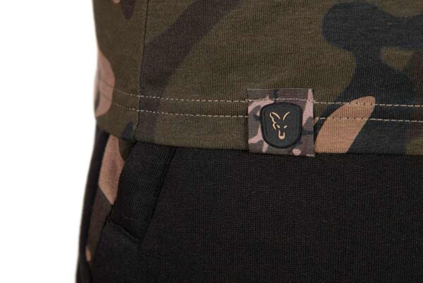cfx279_284_fox_camo_t_shirt_logo_tab_detail