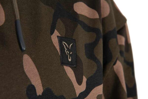 cfx303_308_fox_camo_pullover_hoody_chest_logo_detail