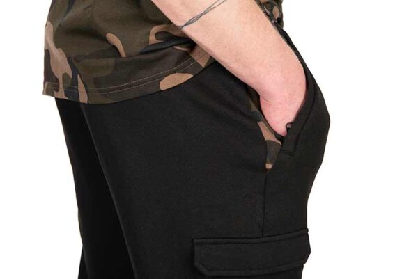 cfx315_320_fox_black_combat_joggers_hip_pocket_detail