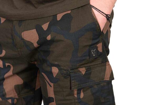 cfx333_338_fox_lightweight_camo_combat_shorts_pocket_detail_2