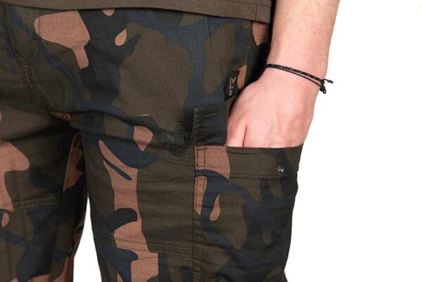 cfx333_338_fox_lightweight_camo_combat_shorts_pocket_detail_3