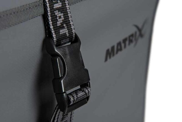 glu175_matrix_ultra_carryall_clip_detail_1