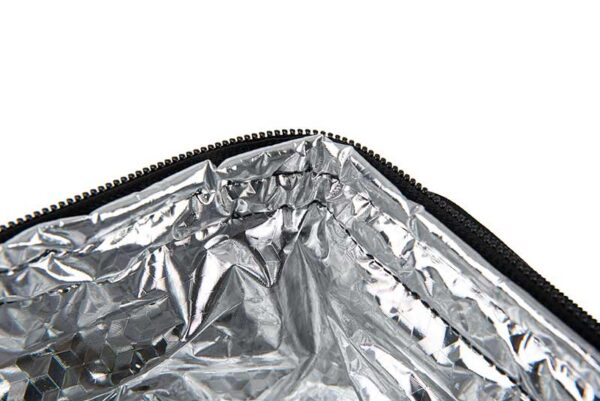 glu176_matrix_ultra_bait_cool_bag_internal_insulation_detail