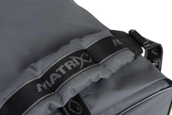 glu177_matrix_ultra_pvc_net_bag_padded_strap_detail_2