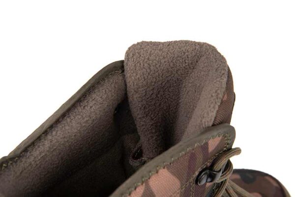 cfw174_179_fo-x_khaki_camo_boots_v2_fleece_lining